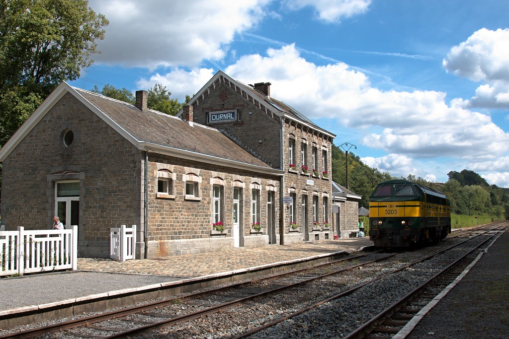 spoorweg spoorwegen hdr ns trein treinen locomotief verkeer transport openbaar vervoer spoor stoomlocomotief station